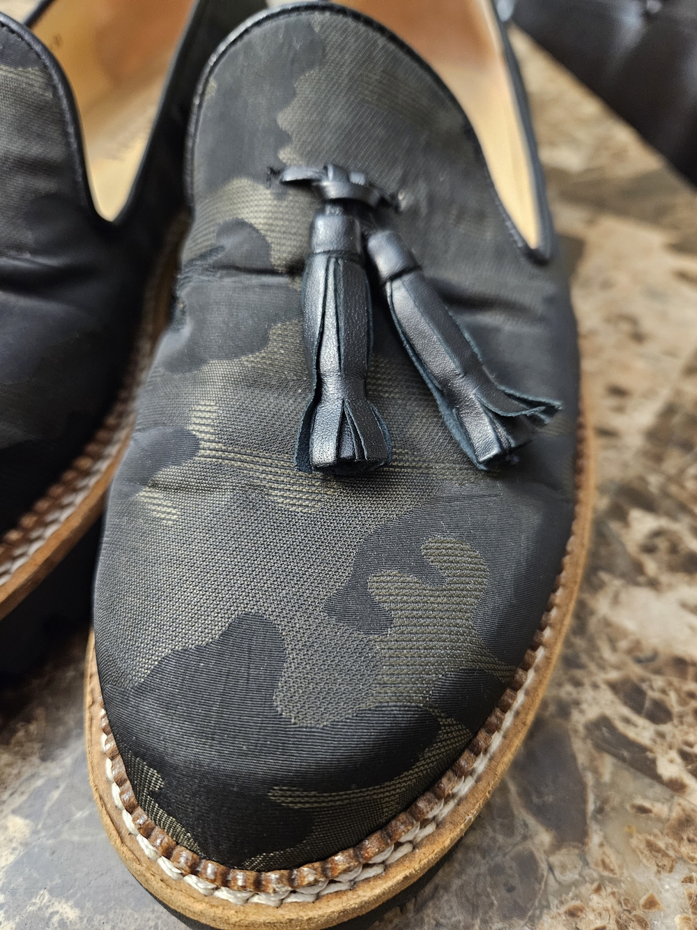 Anthropologie Black & Olive Camouflage Tassel Loafers Size 7.5 - Picture 2 of 5